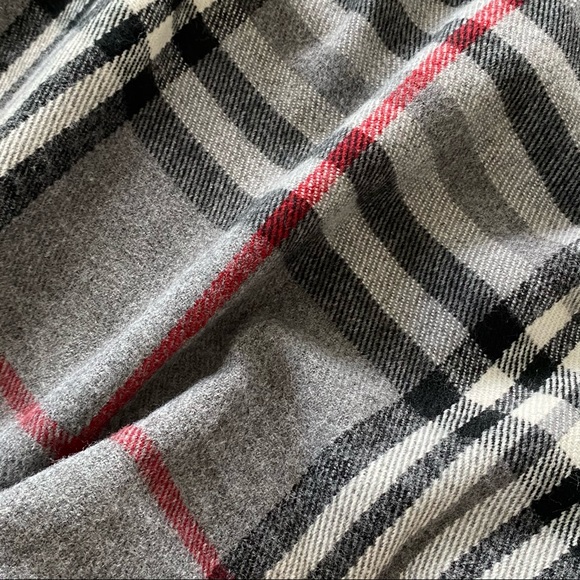 FRAAS Grey & Red Plaid Cape/Poncho/Car Blanket - Picture 4 of 11